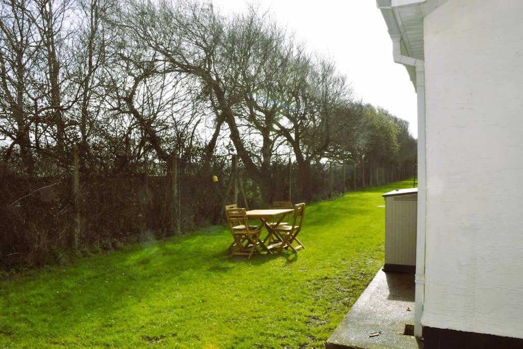 Ocean Breeze, Gower Holiday Village. Allows Dogs Swansea Esterno foto